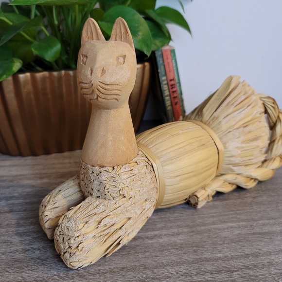 🎉HP VTG Carved Wood + Reed Cat Decoy - Picture 13 of 16